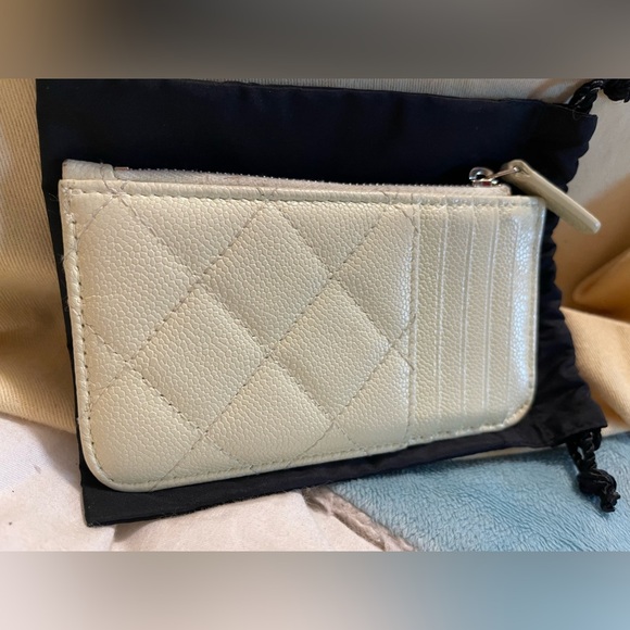 ❤️SOLD❤️ Auth CHANEL Flap Zip Card Holder in Light Yellow Quilted Caviar Leather - Picture 7 of 7